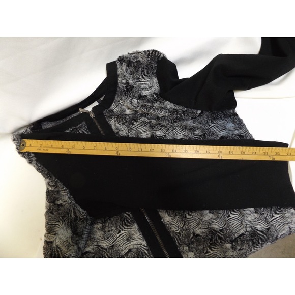 womens Zip up long sleeve cardigan by Alfred faux fur chest & back - Picture 7 of 7